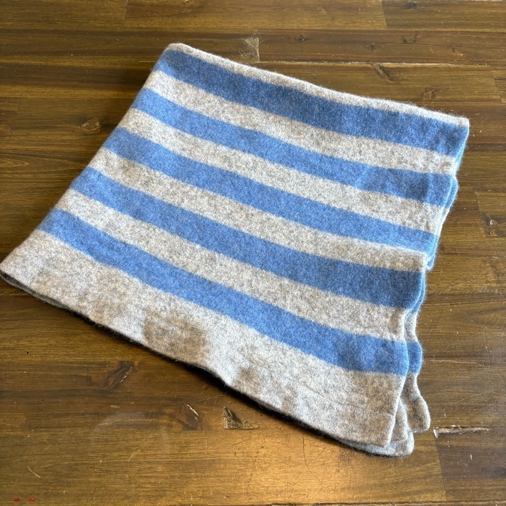 WHITE+WARREN BABY blanket Blue Gray Striped See description